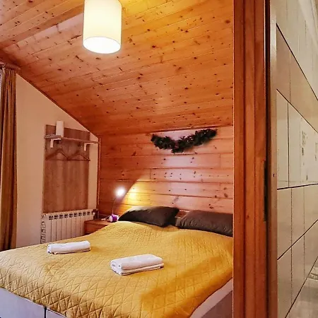 Pod Zapalenica W Centrum ホームステイ