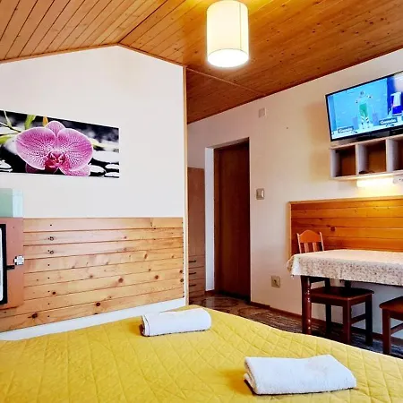 Pod Zapalenica W Centrum Quarto em Acomodações Particulares Szczyrk